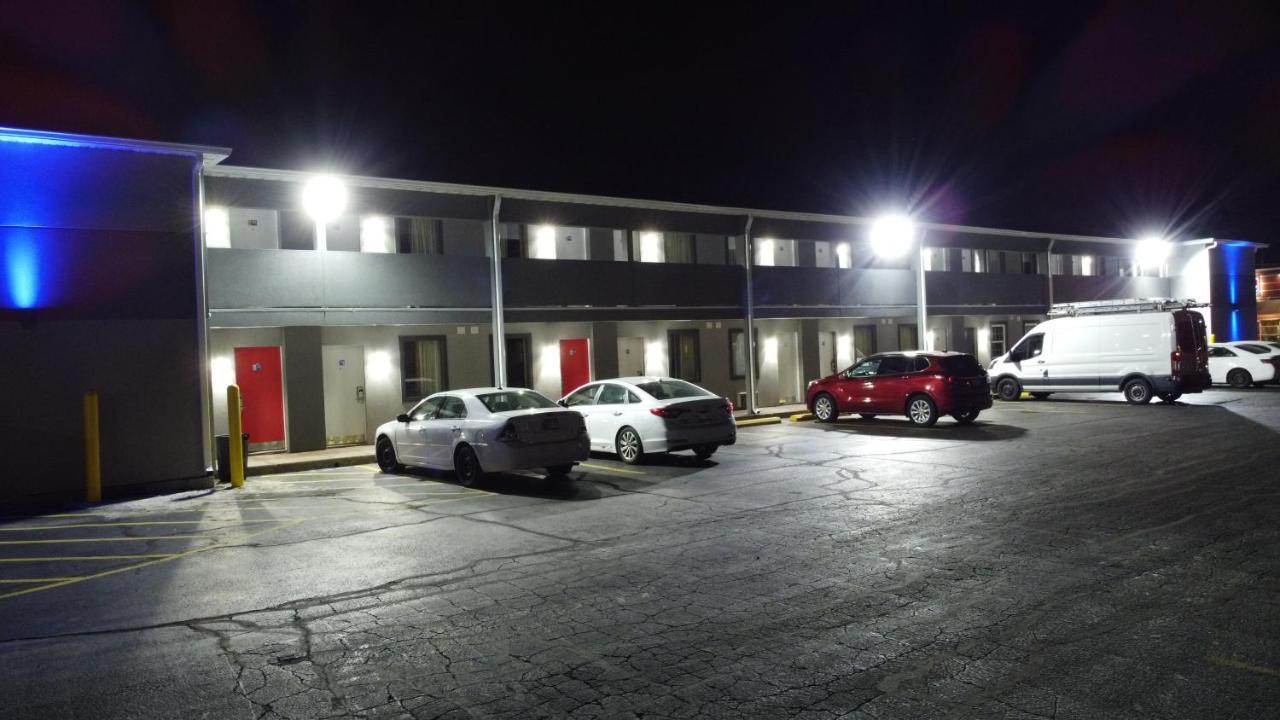 Days Inn By Wyndham Indianapolis East Post Road Exterior photo