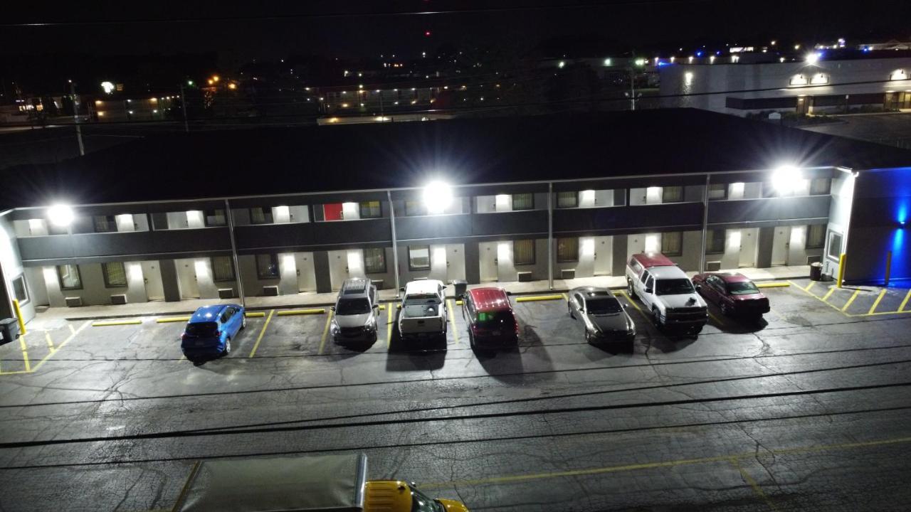 Days Inn By Wyndham Indianapolis East Post Road Exterior photo