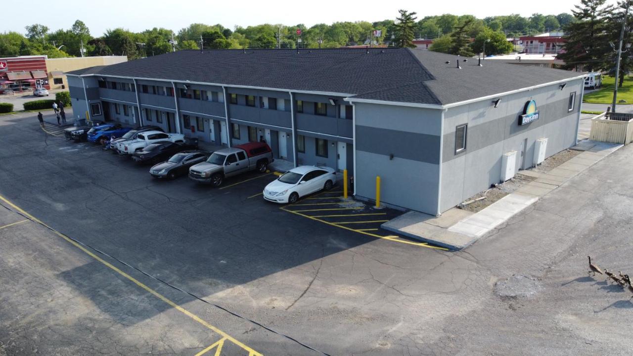 Days Inn By Wyndham Indianapolis East Post Road Exterior photo
