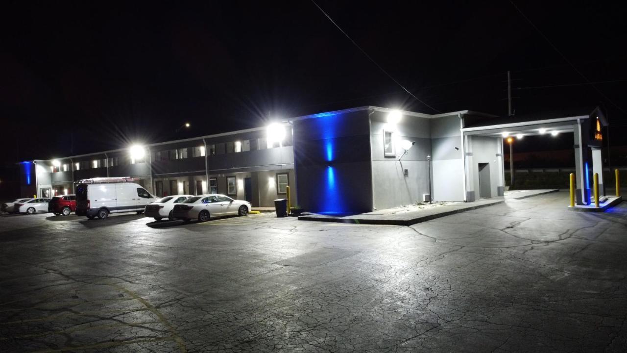 Days Inn By Wyndham Indianapolis East Post Road Exterior photo