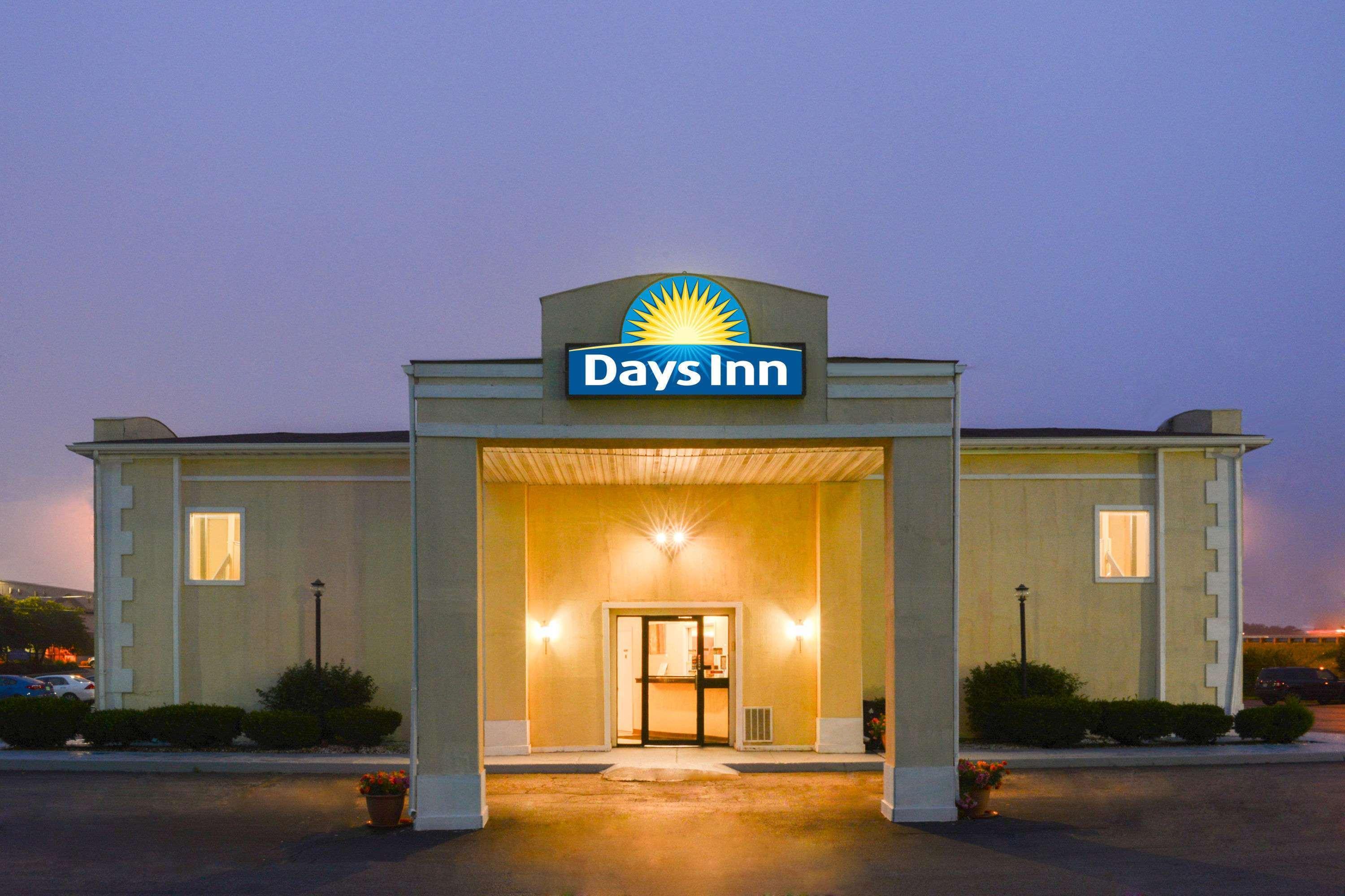 Days Inn By Wyndham Indianapolis East Post Road Exterior photo
